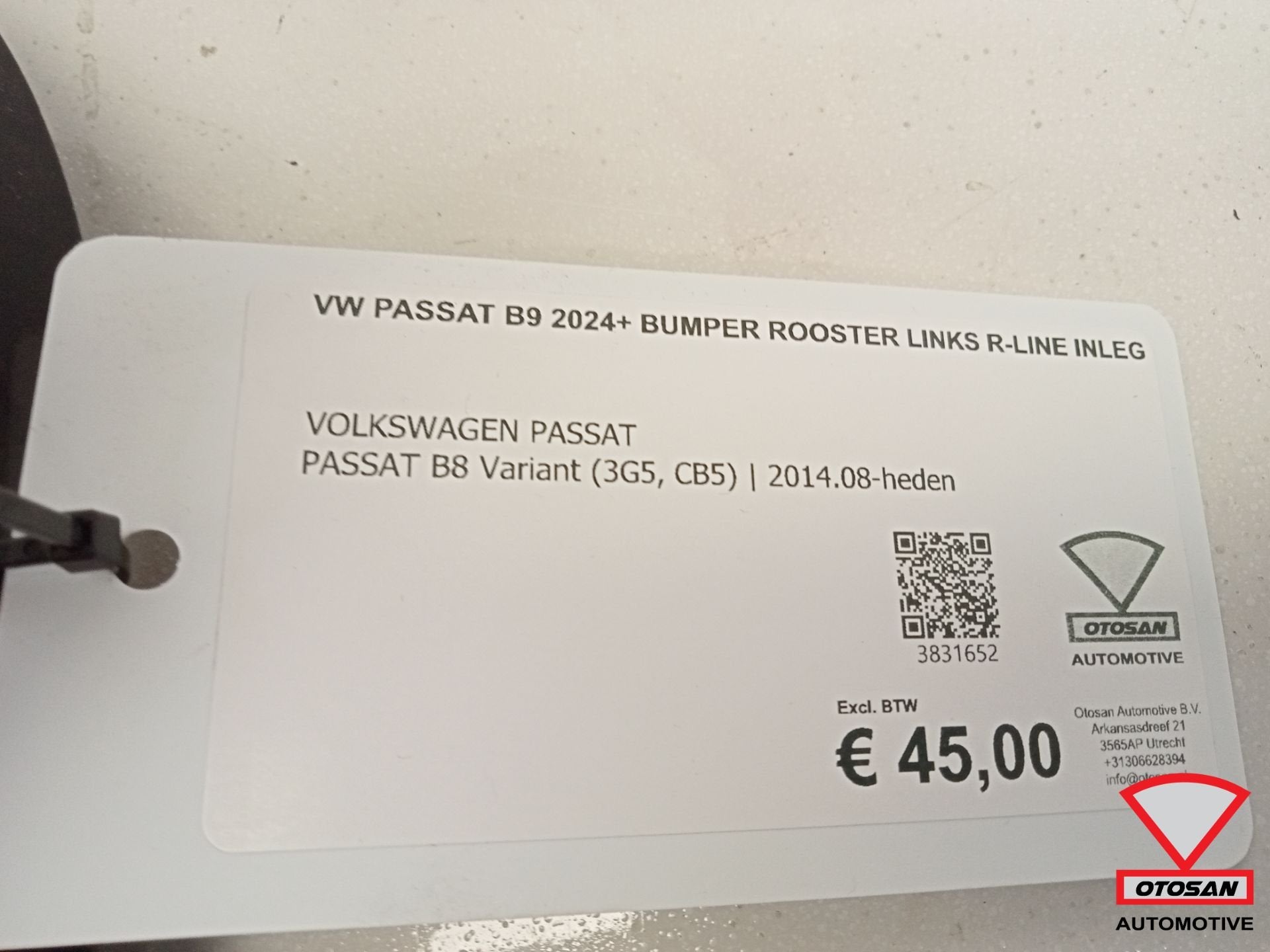 VW Passat B9 2024+ Bumper rooster Links R-line inleg, Gebruikt, Volkswagen, Volkswagen AG, Bumper