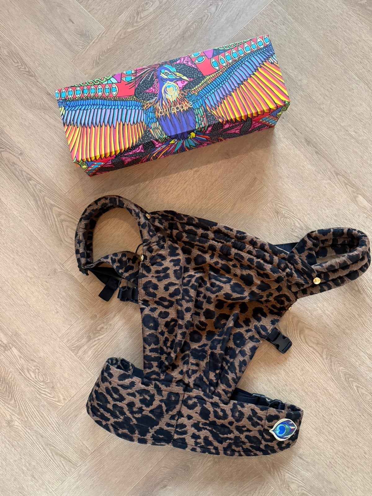 Artipoppe draagzak leopard zwart bruin, Ophalen of Verzenden, Zo goed als nieuw, Draagzak, Overige merken