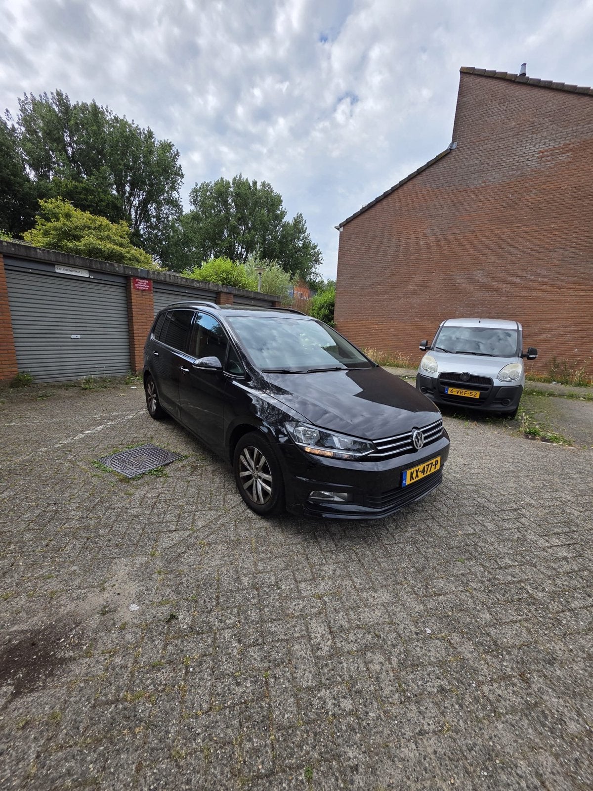Volkswagen Touran 1.6 TDI 85KW/115PK 2017 Zwart, Auto's, Volkswagen, Particulier, Touran, Diesel, Euro 6, E, MPV, Handgeschakeld
