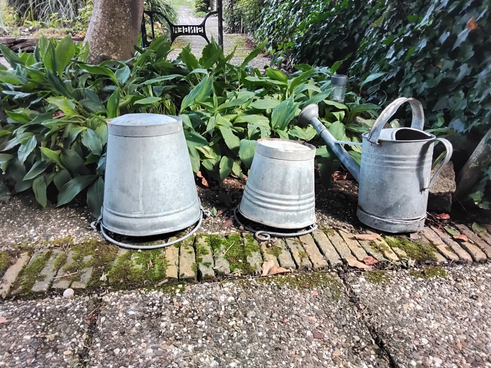 Fraaie zinken emmers + gieter, leuke tuinornamenten., Tuin en Terras, Ophalen, Gebruikt, Overige materialen