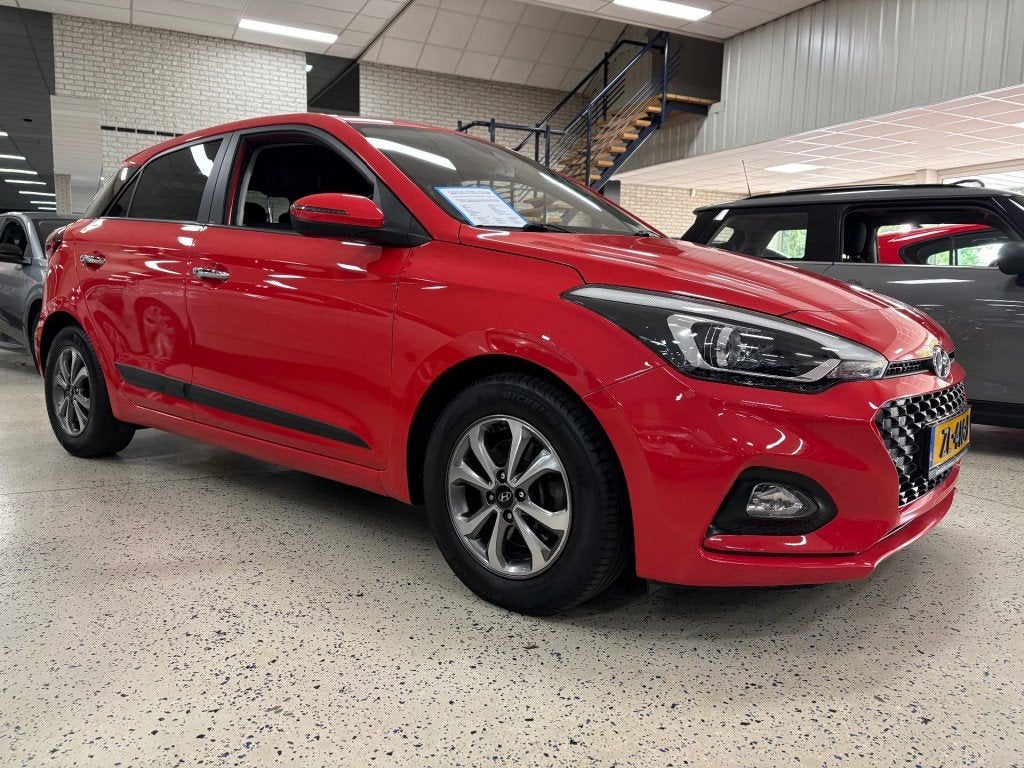 Hyundai I20 1.0 T-GDI PREMIUM Navigatie Cruise Apple Climat, Voorwielaandrijving, Gebruikt, Met garantie (alle), 49 €/maand
