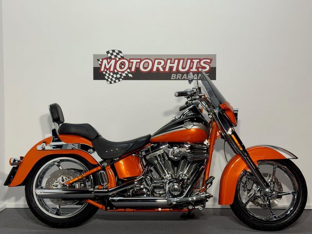 HARLEY-DAVIDSON CONVERTIBLE CVO FLSTSE SOFTAIL (bj 2010), HARLEY-DAVIDSON, Chopper, Bedrijf, Onbekend