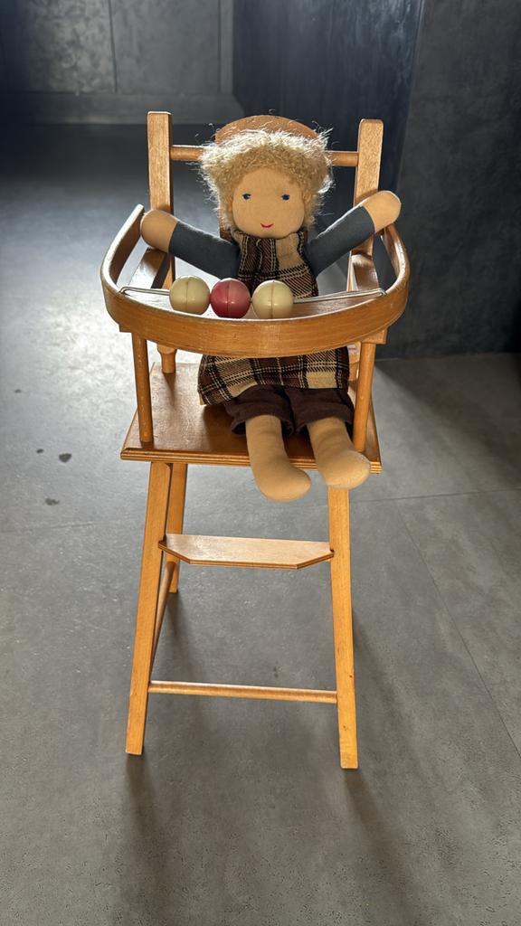 Stoffen pop met houten kinderstoel, Ophalen, Gebruikt, Overige typen