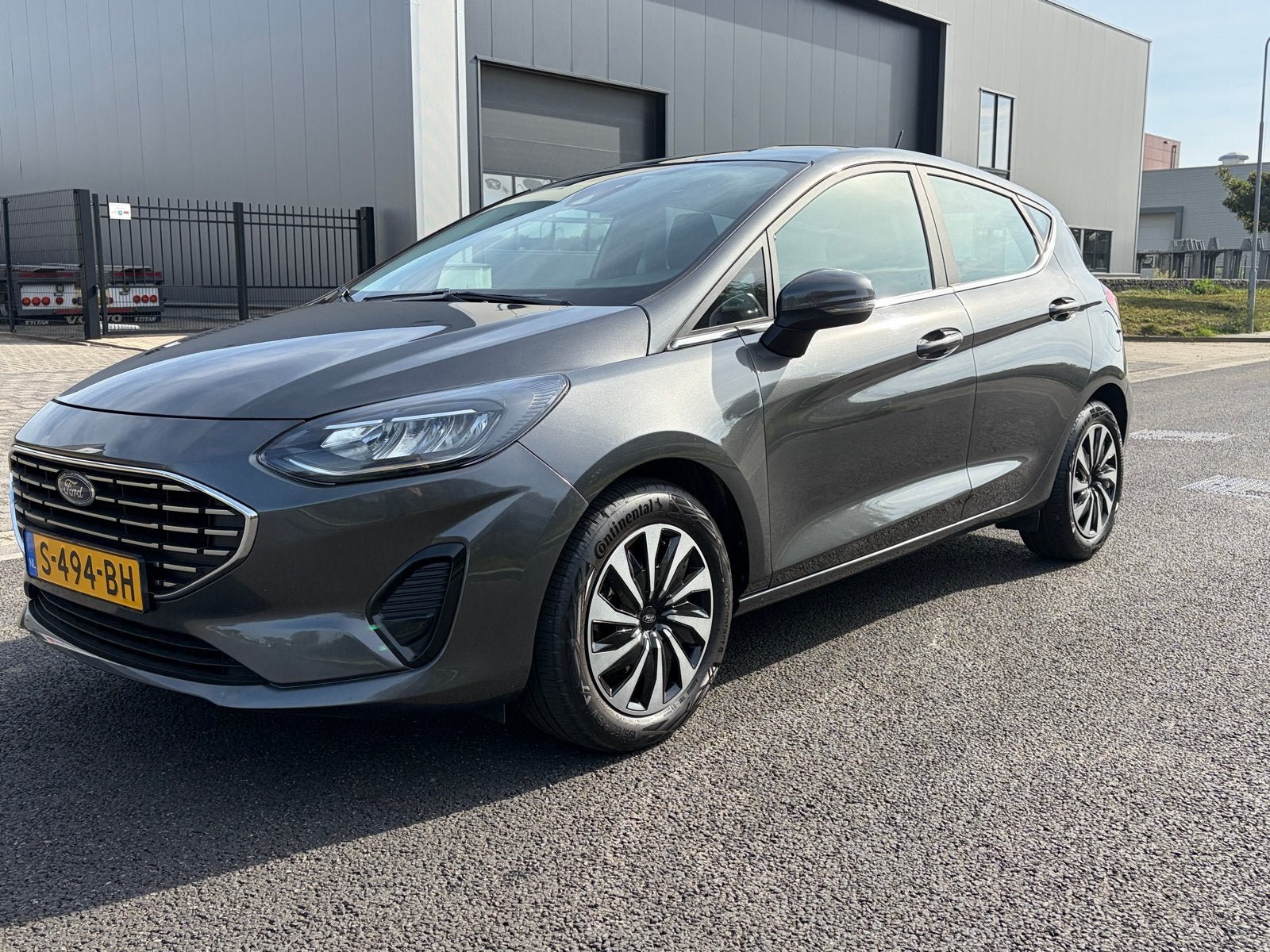 Foto 18 van Ford Fiësta 1.0 Ecoboost Hybrid Titanium 125pk 2023 Grijs