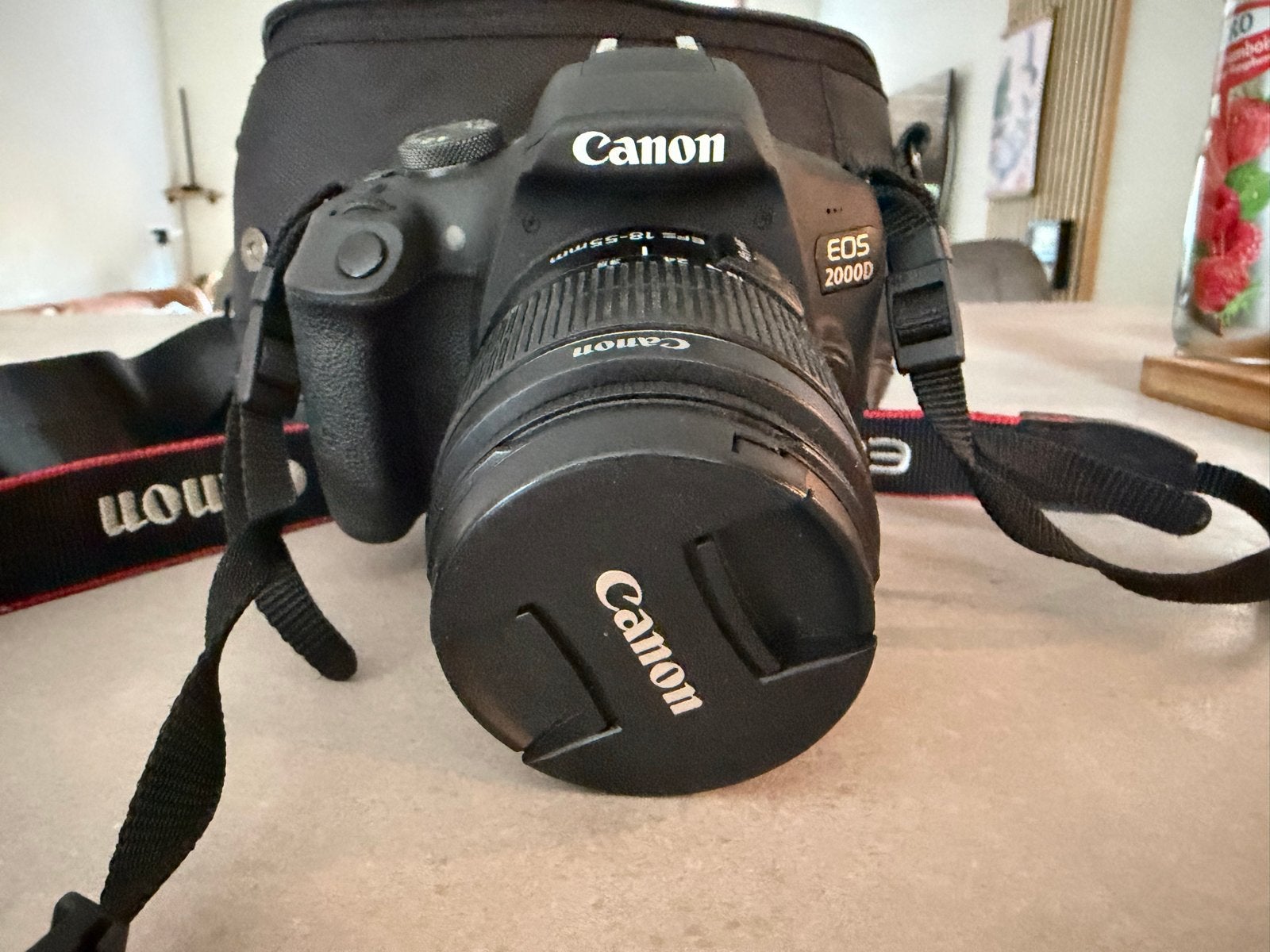 Canon EOS 2000D met 2 lenzen, statief en accessoires, Canon, Camera, Ophalen, Zo goed als nieuw