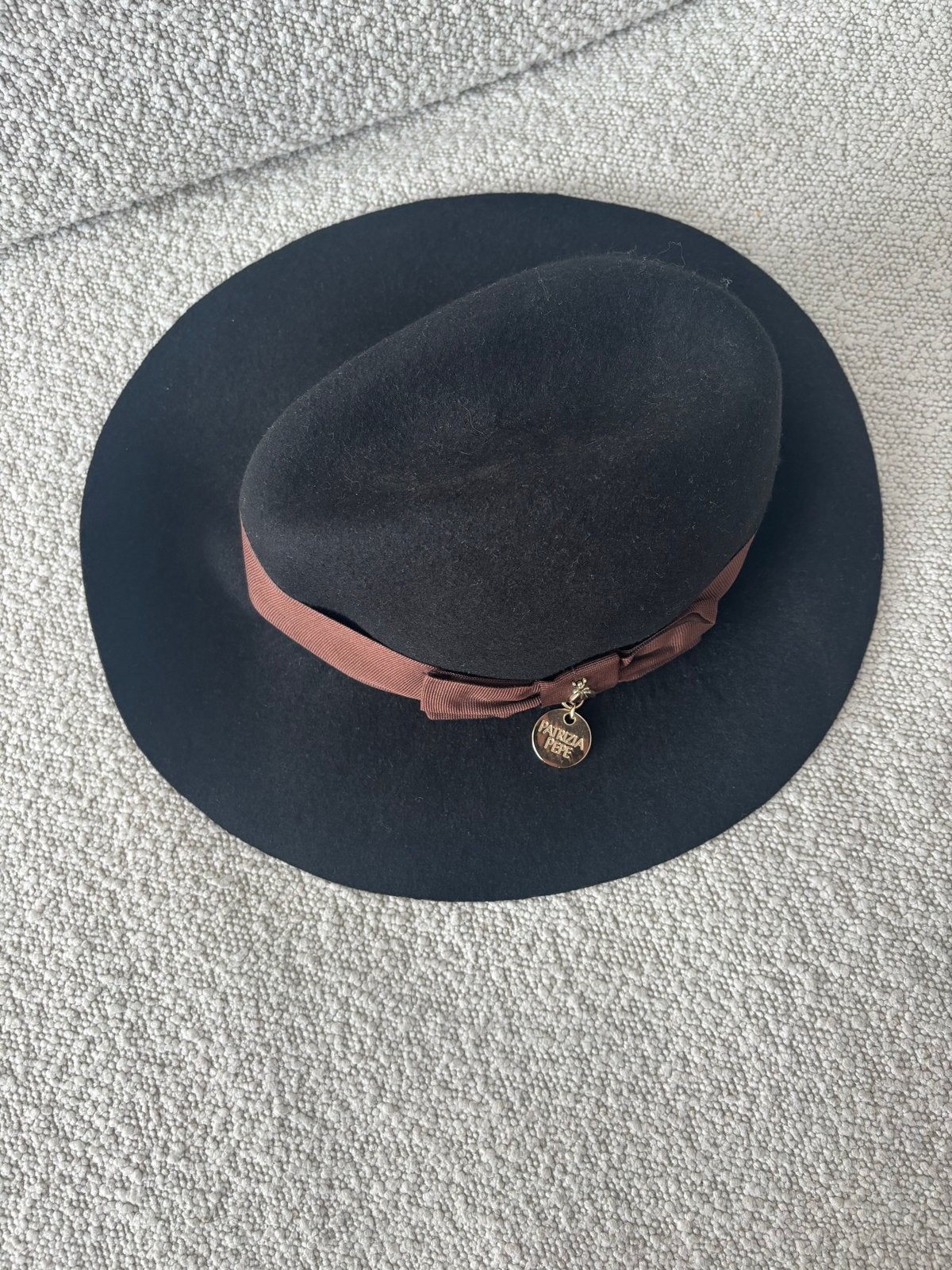 Patrizia Pepe Zwarte Hoed - Maat S, Ophalen of Verzenden, Zo goed als nieuw, 55 cm (S, 6⅞ inch) of minder, Hoed