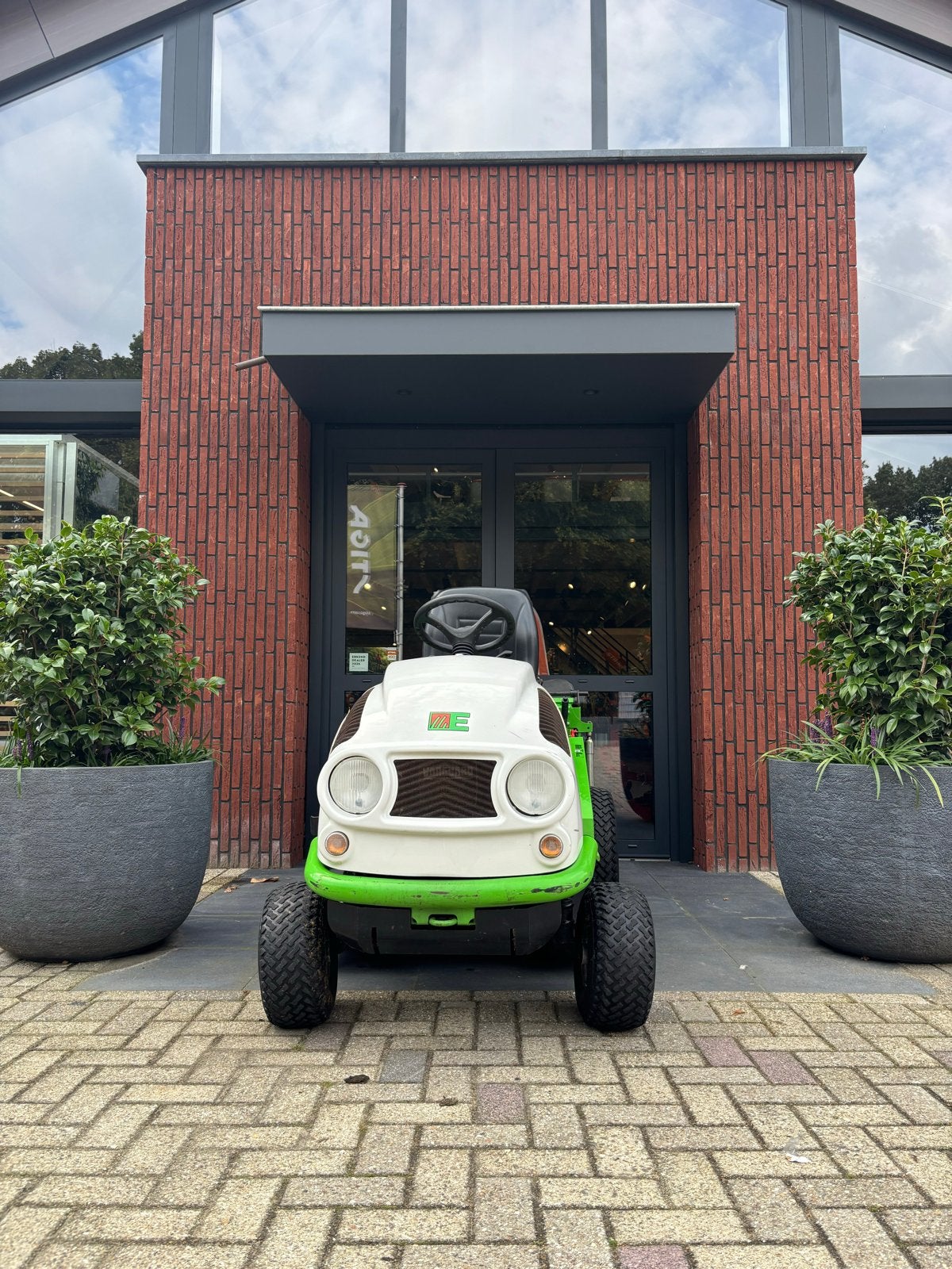 Etesia Hydro zitmaaier - Benzine - 13.2 kW - 487 uur, Ophalen, Cirkelmaaier, Gebruikt, 50 cm of meer
