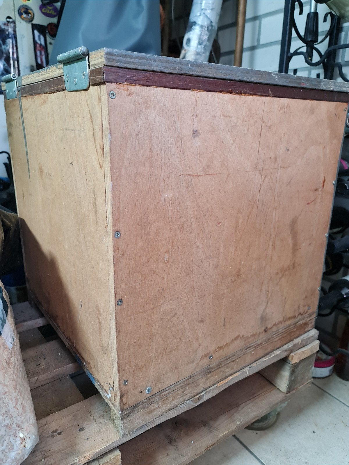 Geïsoleerde houten kist met 2 vakken voor uien/aardappelen, Ophalen