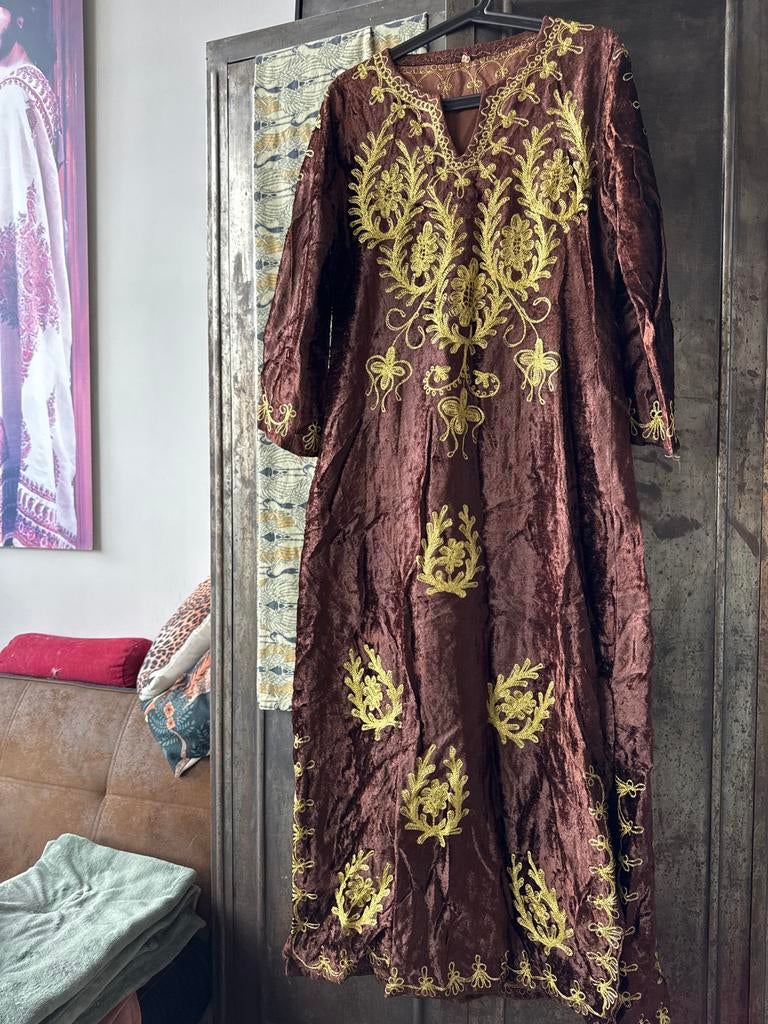 Vintage bruine kaftan met gouden borduursel, Maat 38/40 (M), Bruin, Ophalen of Verzenden, Gedragen