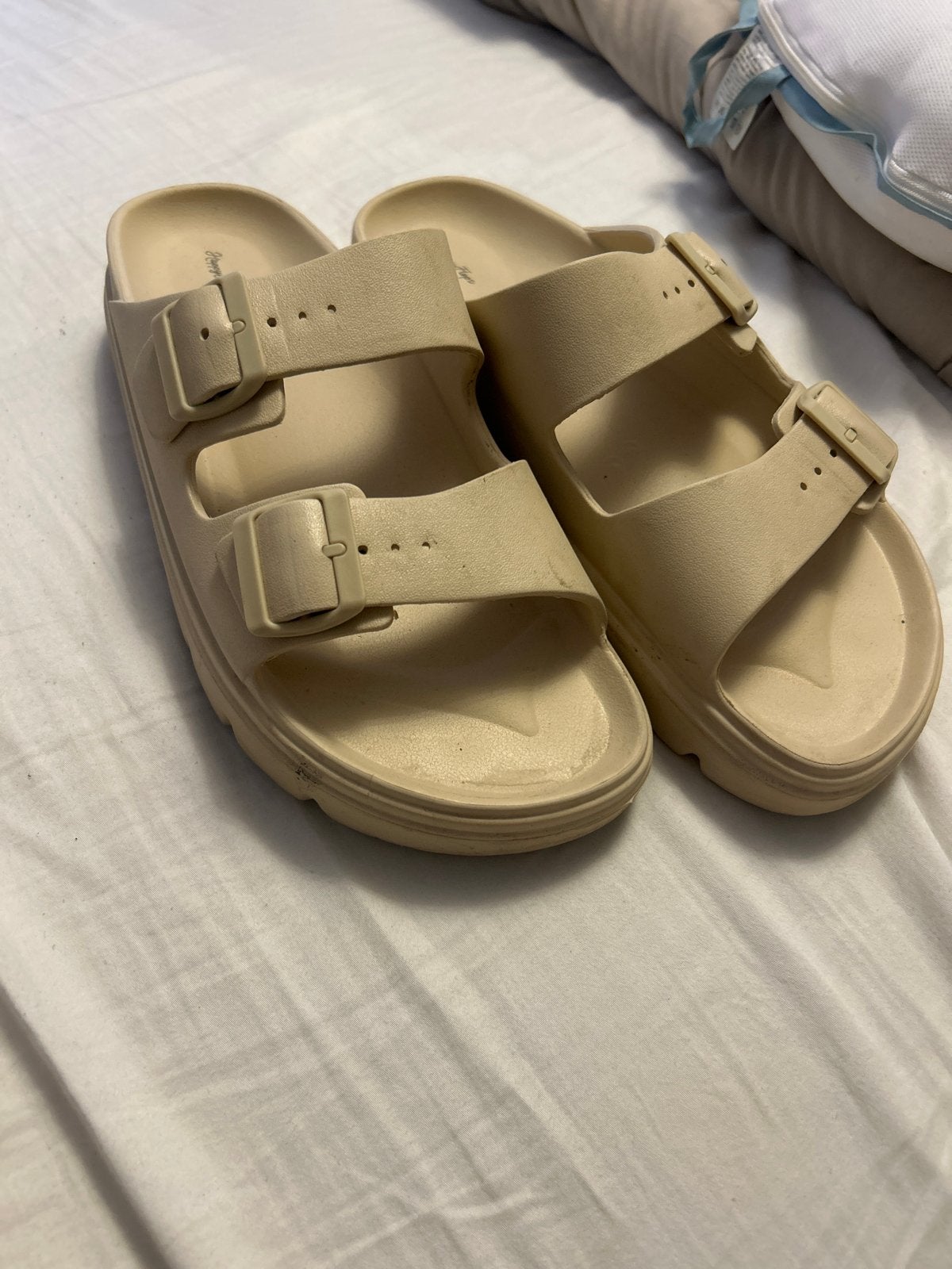 Happy Flops slippers - Comfortabele beige sandalen, Ophalen, Gedragen, Beige, Slippers
