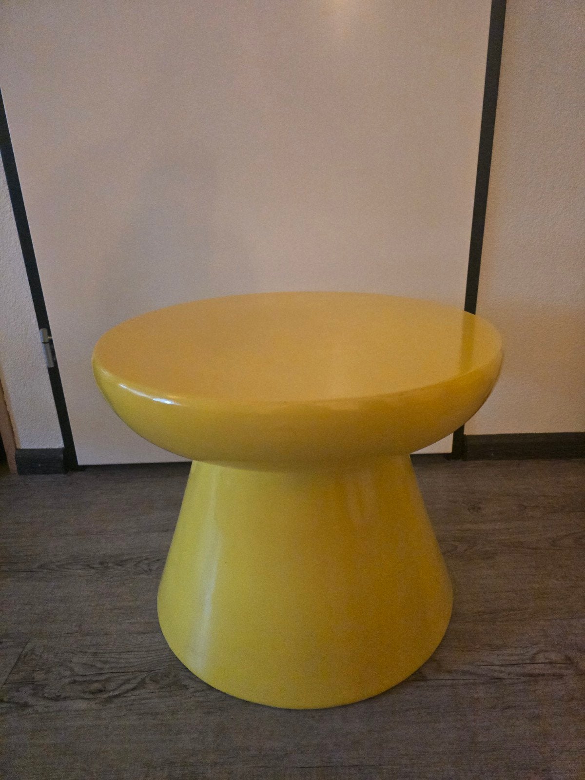 Xenos Bijzettafel conisch - geel - ø50x40, Huis en Inrichting, Tafels | Bijzettafels, Ophalen, Rond, Minder dan 55 cm, 45 tot 60 cm