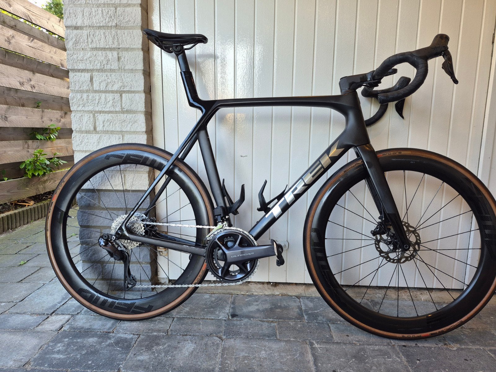 Trek Madone Gen 8/ffwd/powermeter/ultegra di2, 28 inch, Carbon, Heren, Zo goed als nieuw