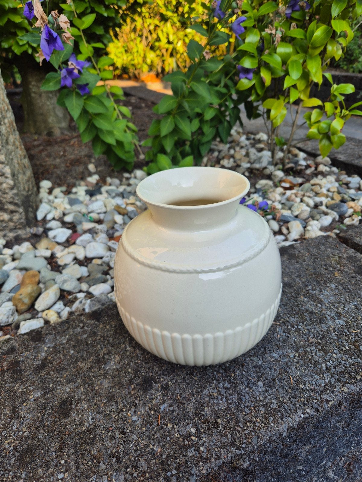 Wedgwood Queen's Ware Edme vaas 19 cm – Made in England, Ophalen of Verzenden, Zo goed als nieuw