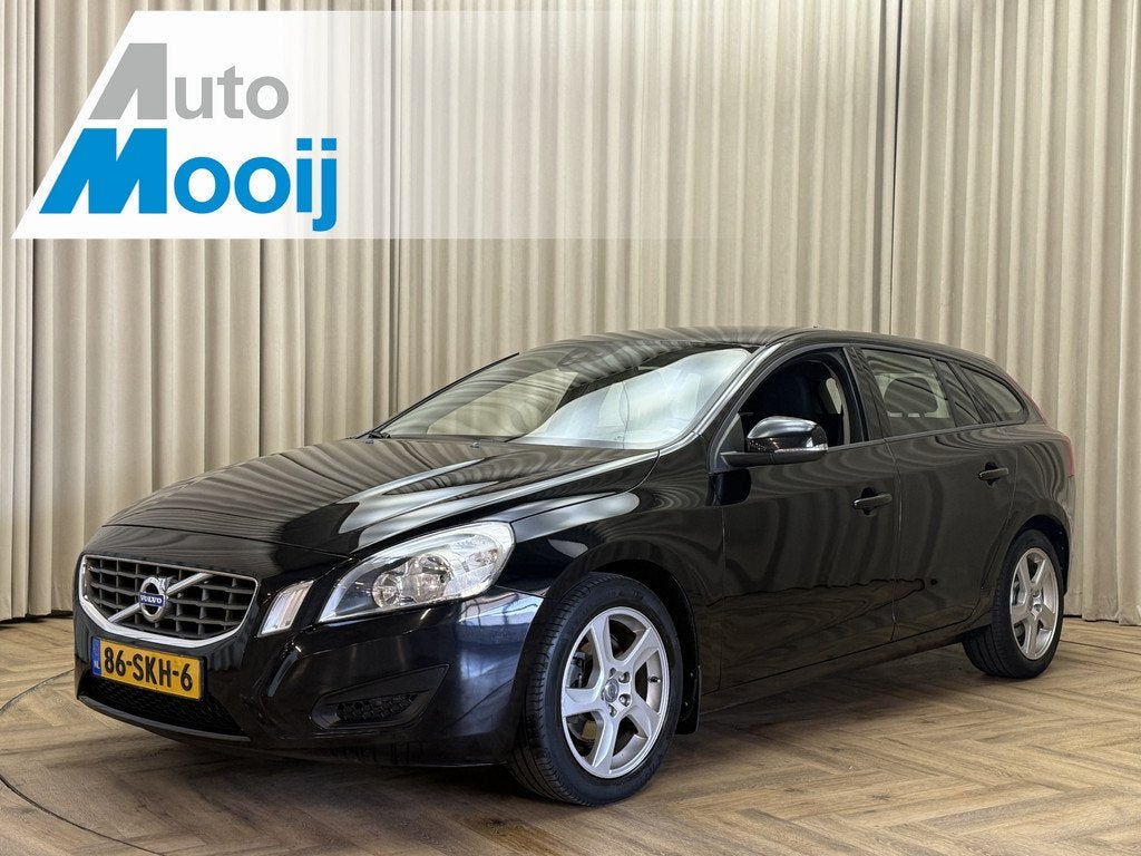 Volvo V60 2.0 D3 Kinetic Automaat / OrgNL! / Cruise / Naviga, Auto's, Volvo, Euro 5, Stof, Gebruikt, 1984 cc