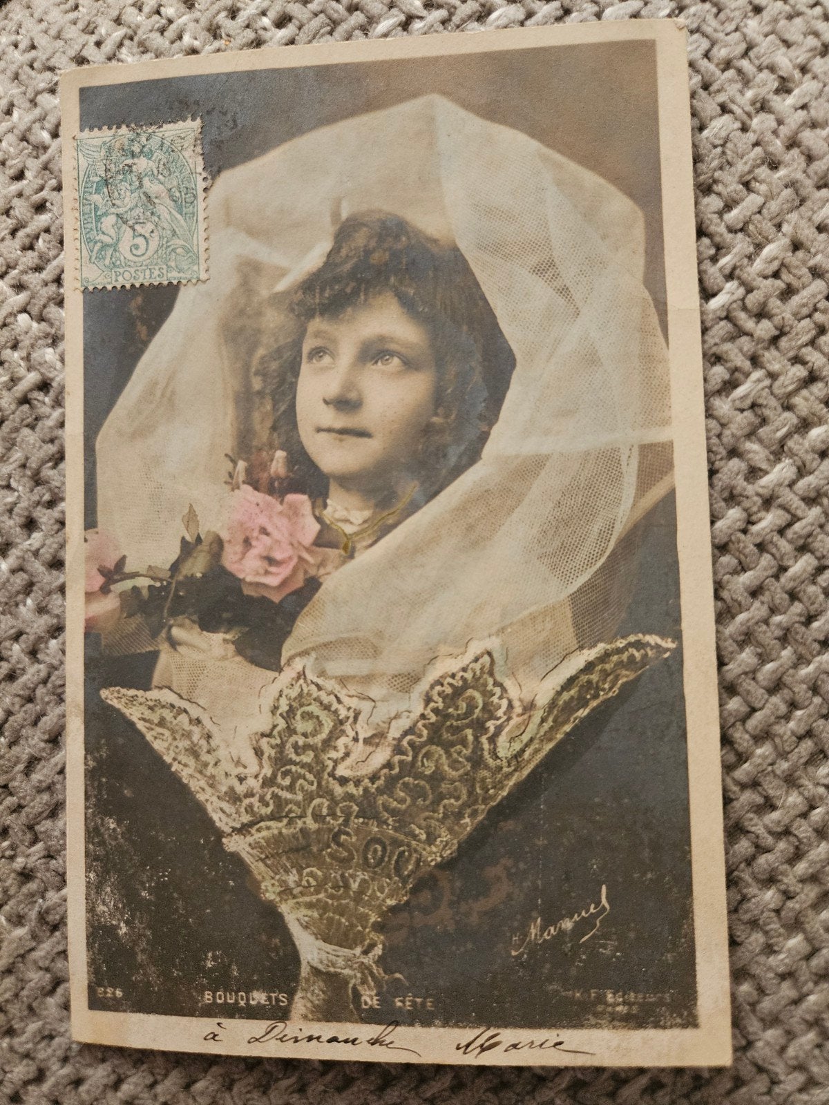 Brocante Dame met Bloemen en Sluier, Ophalen of Verzenden