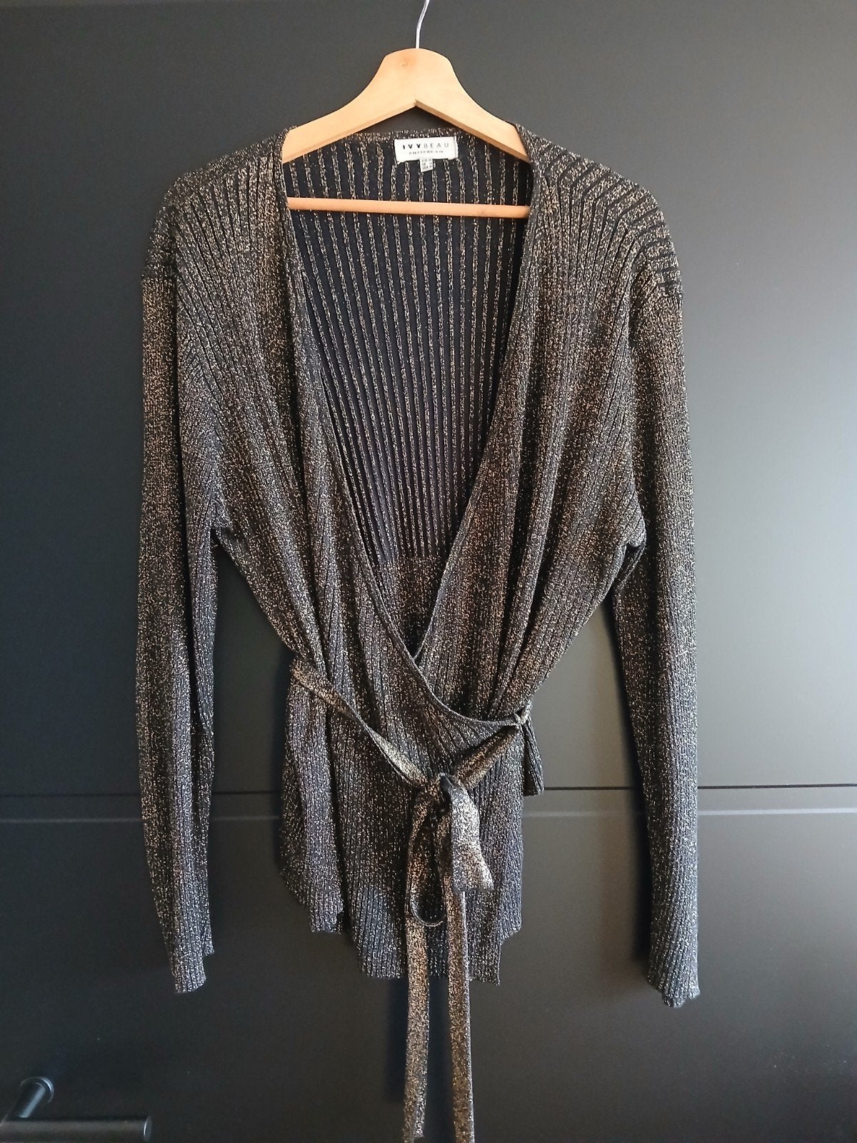 Wikkelvest Ivy Beau zwart met goud maat 46, Zwart, Maat 46/48 (XL) of groter, Ophalen of Verzenden, Zo goed als nieuw
