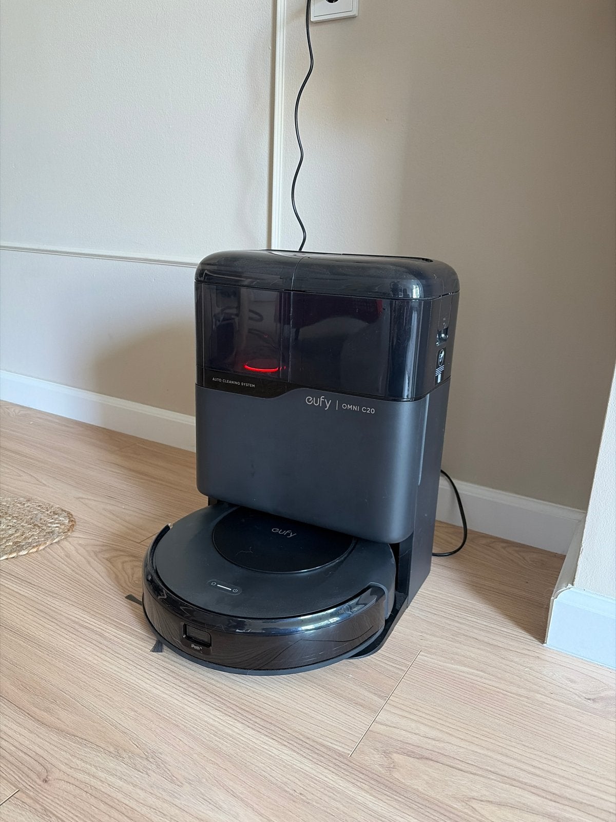 Foto 2 van Eufy Omni C20 Robotstofzuiger met Dweilfunctie - Nieuwstaat