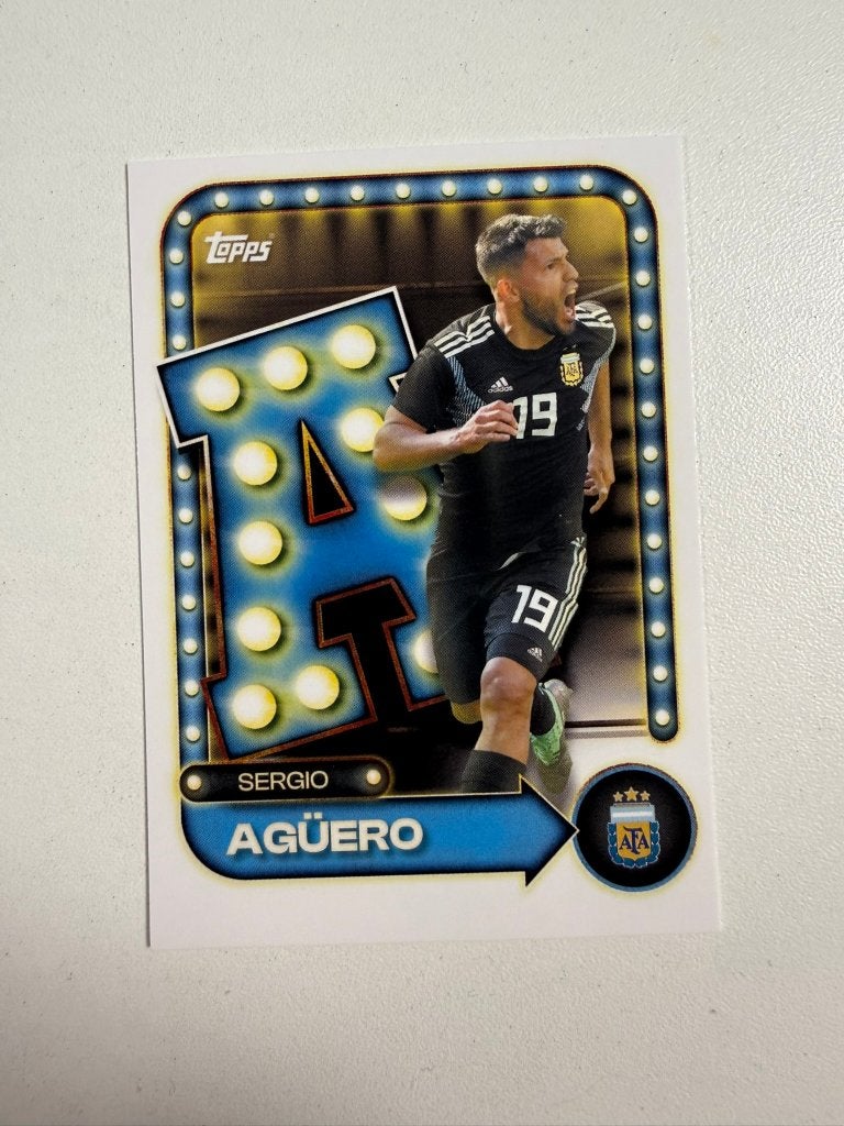 24 Sergio Aguero Collectors Tin Argentina 2025-26, Ophalen of Verzenden, Nieuw, Buitenlandse clubs, Poster, Plaatje of Sticker