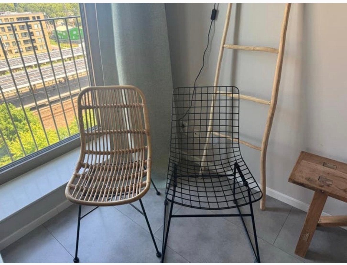 Set van 2 stoelen: rotan en metalen draadstoel, Ophalen, Gebruikt, Twee, Overige kleuren