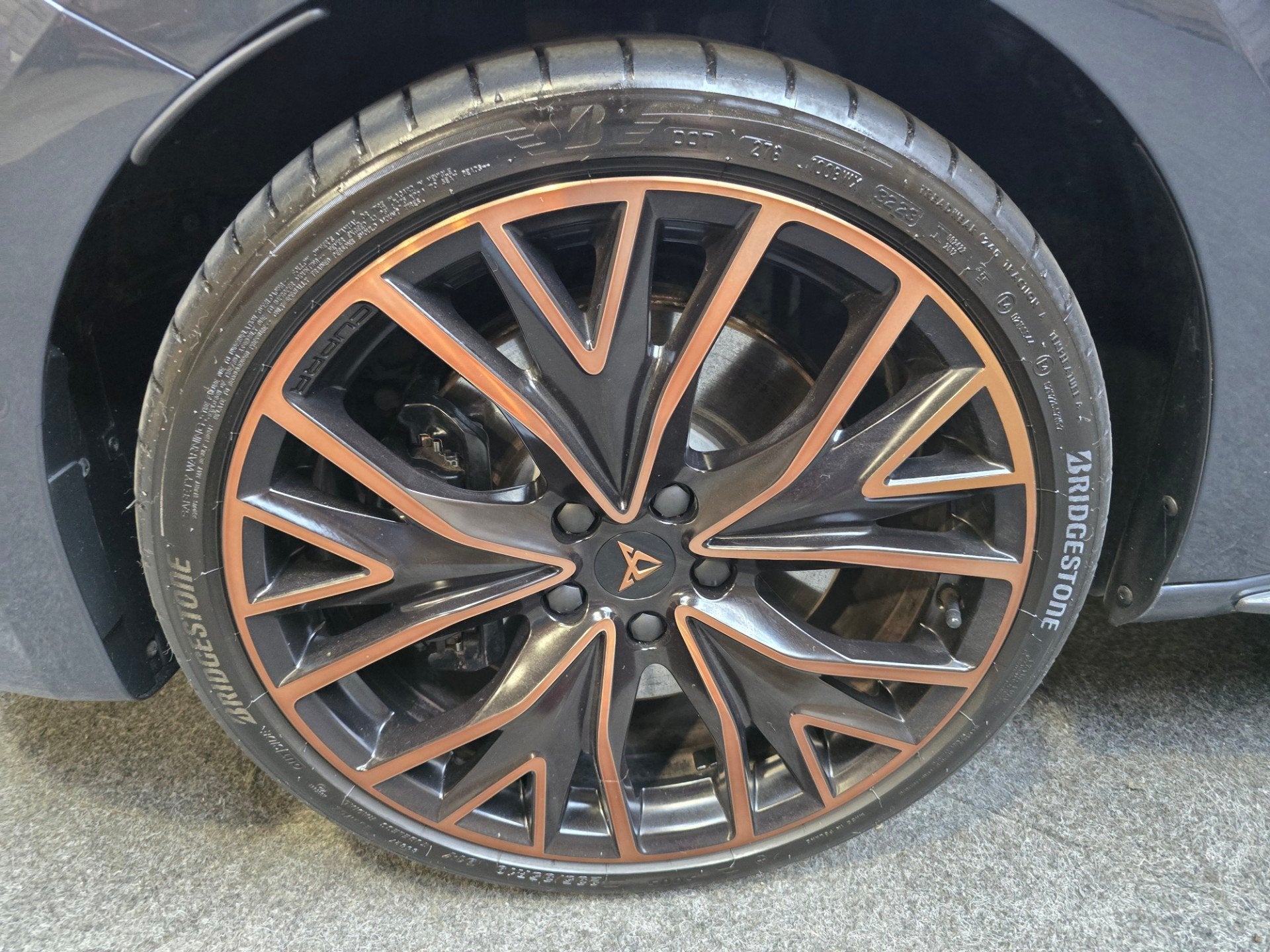 Cupra León