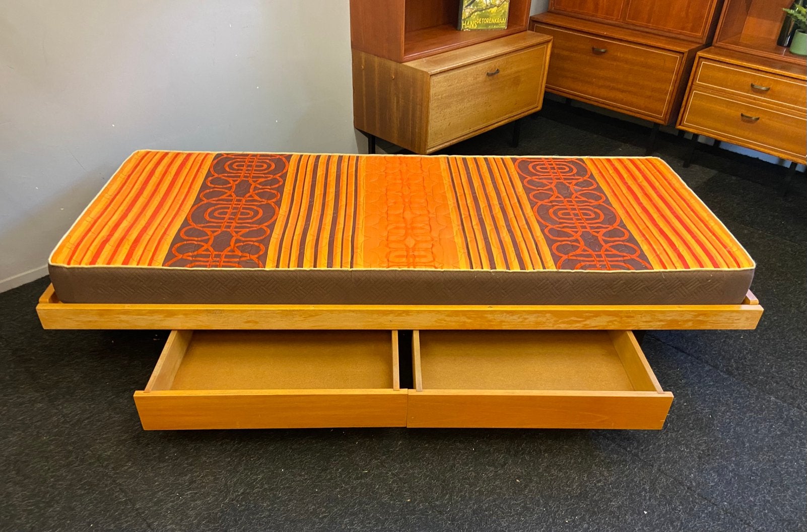 Vintage daybed jaren 60/70 met lades retro sixties bed, Huis en Inrichting, Slaapkamer | Bedden, Ophalen, Gebruikt, Eenpersoons