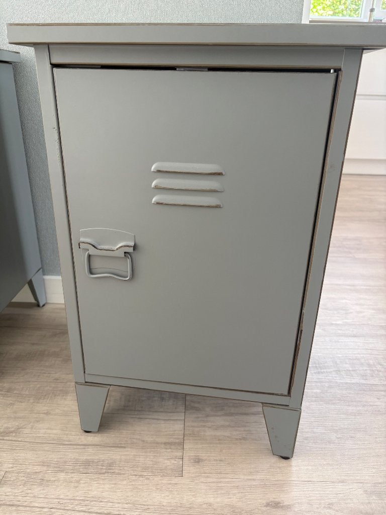 Locker kastje / nachtkastje, Ophalen, Zo goed als nieuw