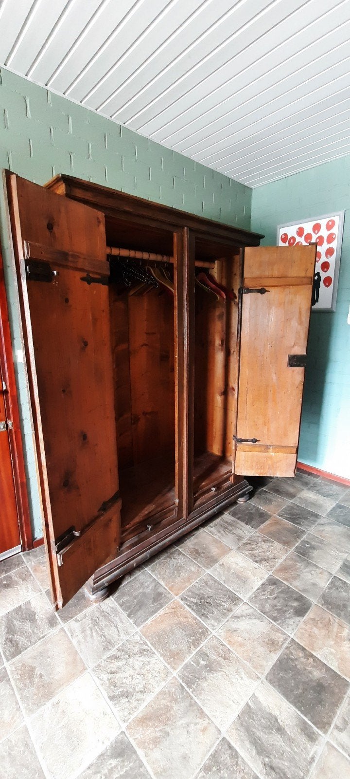 Antieke, houten kast, incl. hangers, met slot, met lades, Gebruikt, 100 tot 150 cm, Met lade(s), 50 tot 75 cm