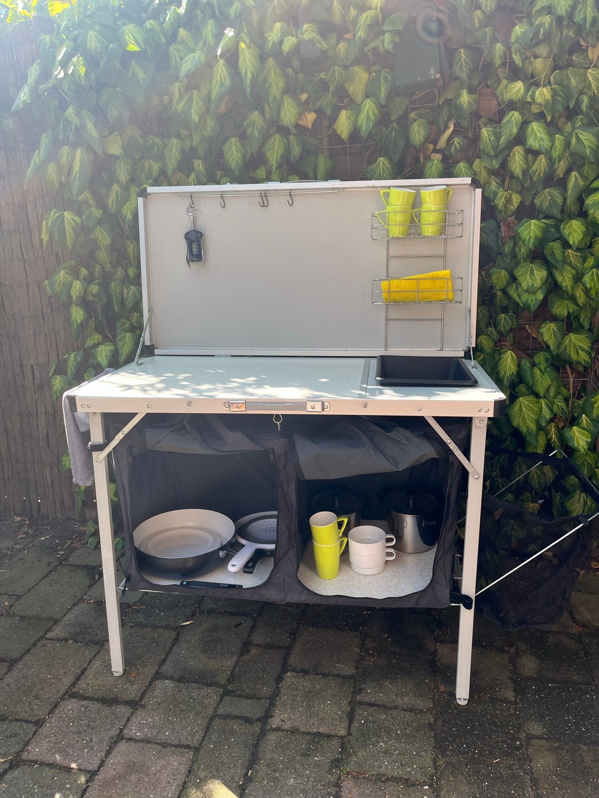 Campingkeuken met opbergruimte en accessoires, Ophalen, Zo goed als nieuw