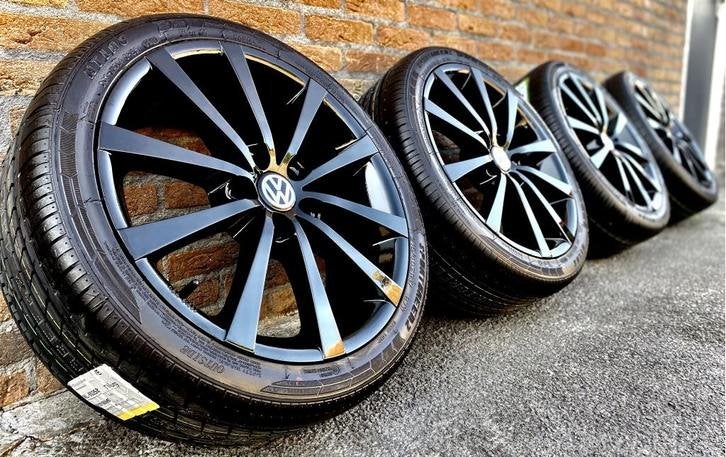 Volkswagen Polo Audi A1 Seat Ibiza velgen 17 inch met banden, Auto-onderdelen, Niet ingevuld, 18 inch, Banden en Velgen, Niet ingevuld