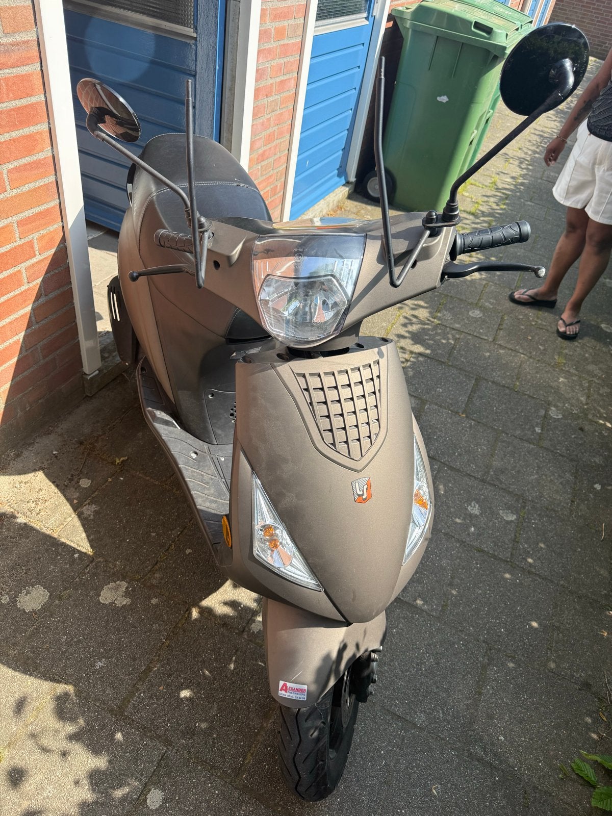La souris scooter, Fietsen en Brommers, Ophalen, Zo goed als nieuw, Maximaal 25 km/u, Benzine