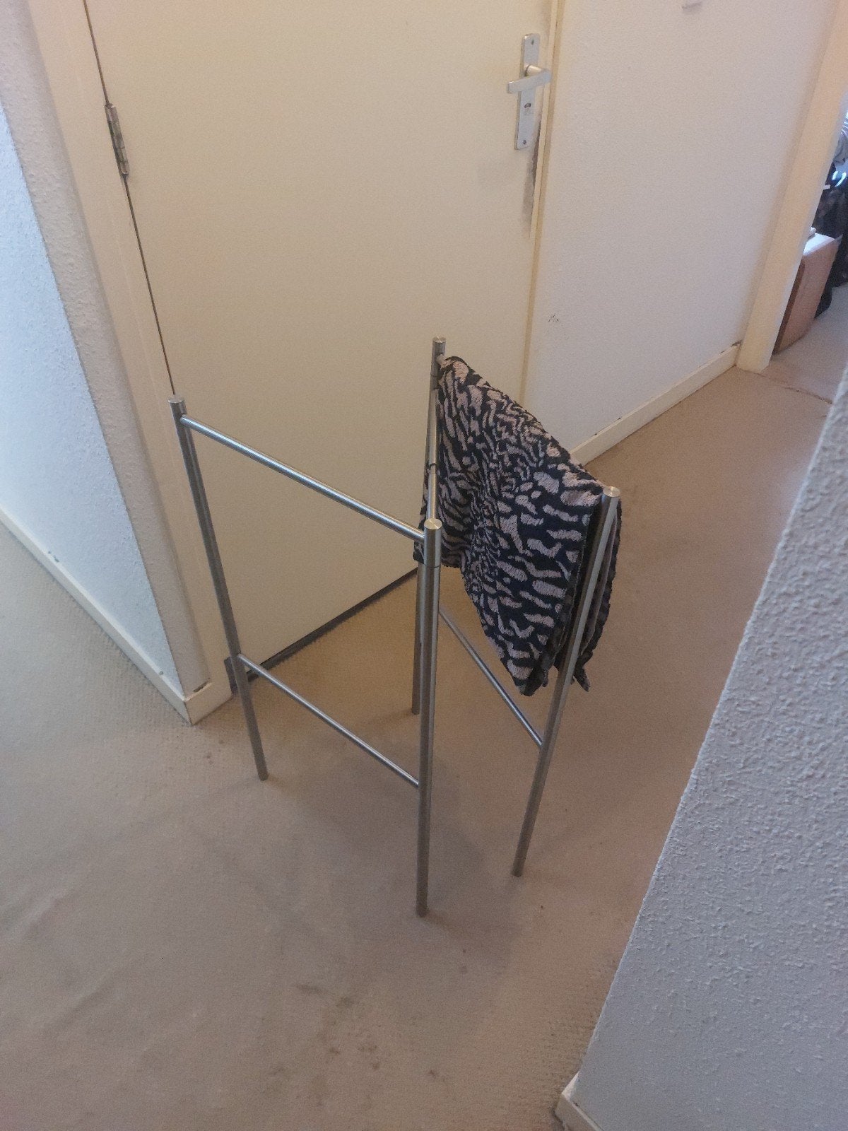 Towel Rack, Ophalen, Zo goed als nieuw