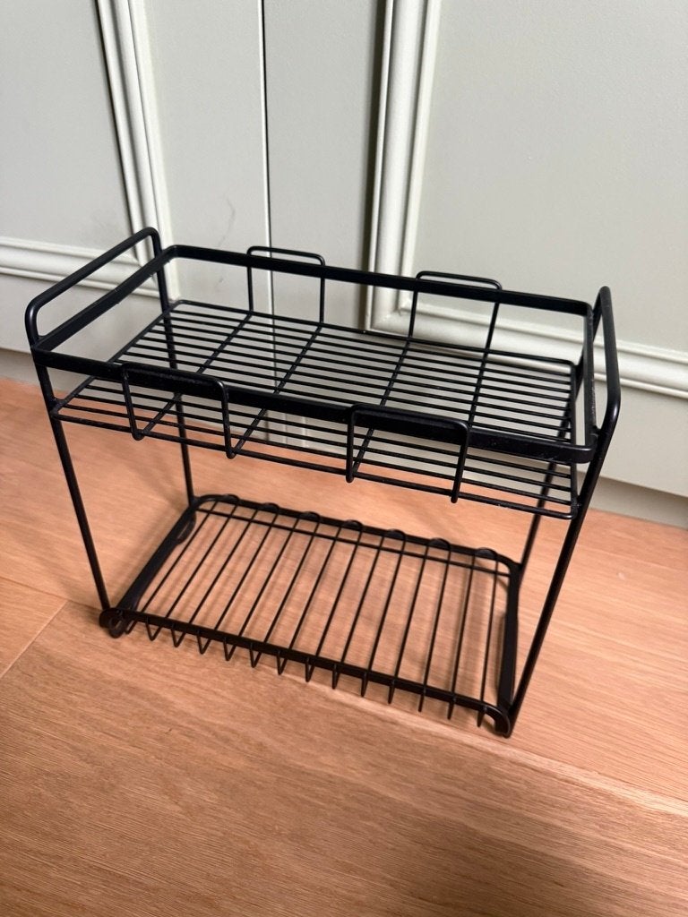 Titel: Zwart Metalen Keukenrekje / Kruidenrek (2-laags), Ophalen, Zo goed als nieuw