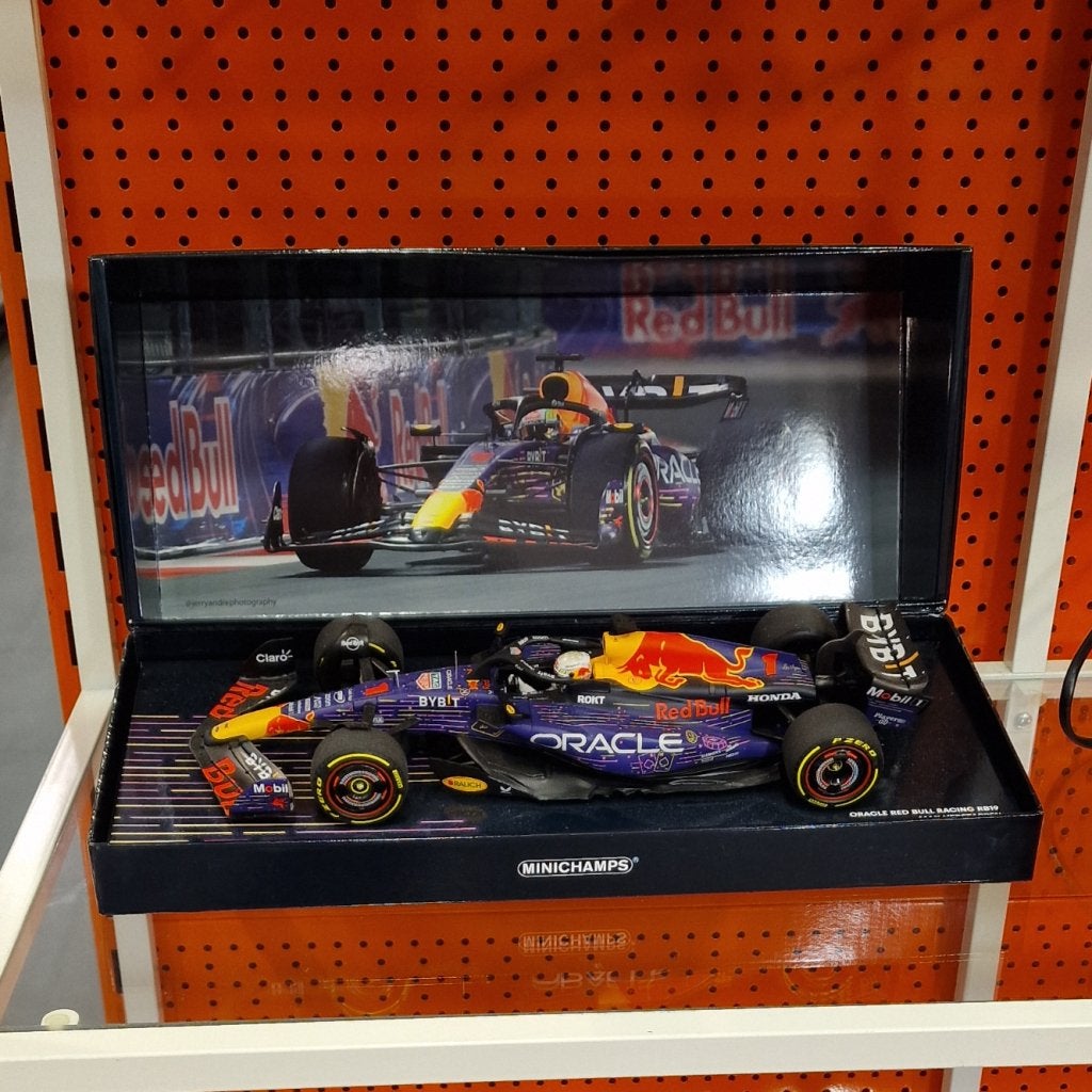 Oracle Red Bull Racing RB19 Verstappen Las Vegas GP 2023 Min, Flex Ltd., Zo goed als nieuw, https://flex.com/contact-us, Nobelstraat 10, 5807 GA Oostrum LB, Limburg, Nederland