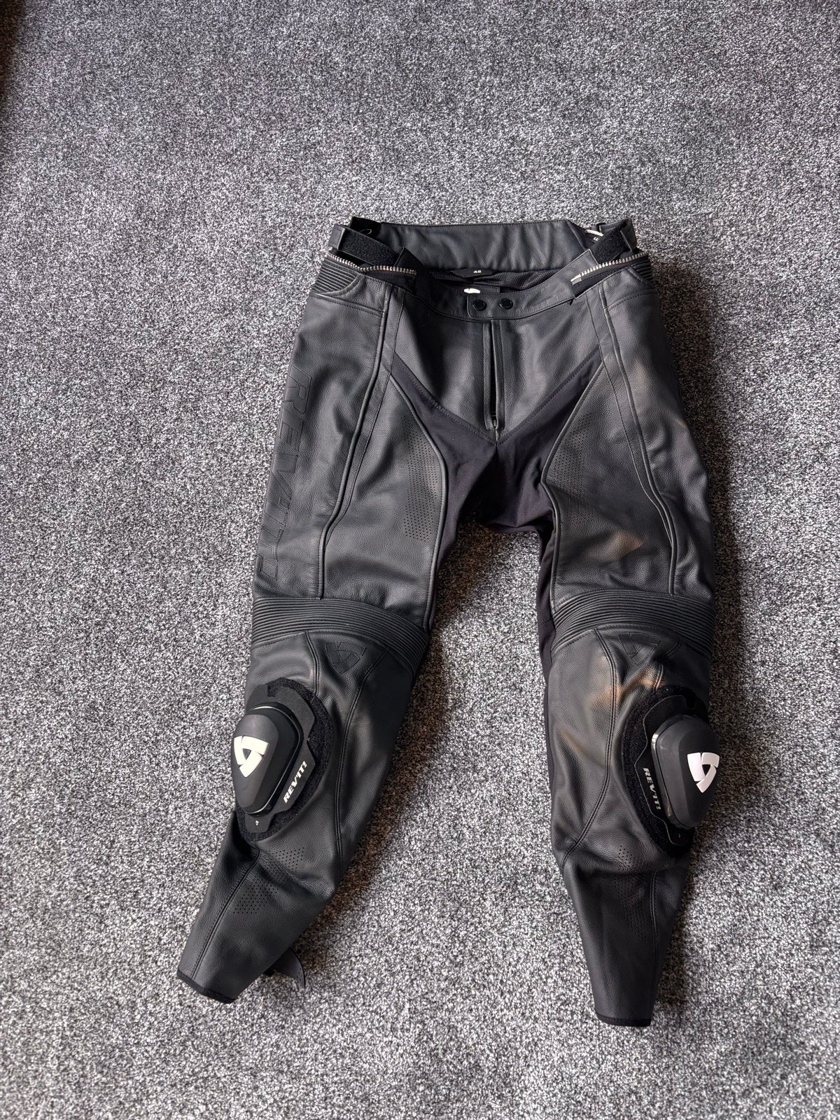 Rev'it Xena leren motorbroek met nieuwe sliders, Motoren, Kleding | Motorkleding, Broek | leer, Dames, Tweedehands, Ophalen of Verzenden