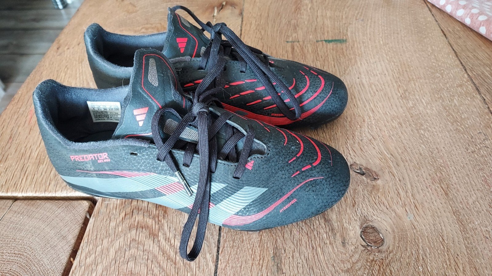 Adidas Voetbal schoenen 36, Maat XS of kleiner, Ophalen of Verzenden, Zo goed als nieuw, Schoenen