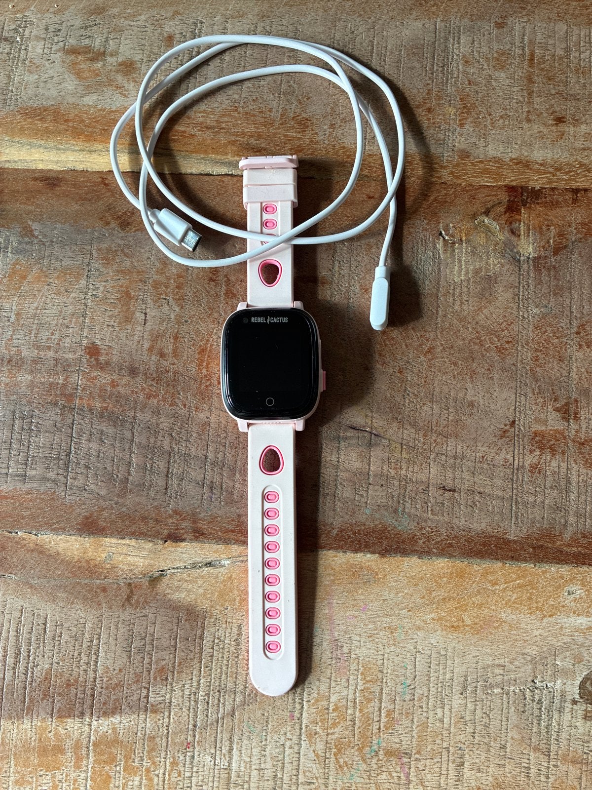 Kinder smartwatch met GPS en belfunctie - Zo goed als nieuw, Sieraden, Tassen en Uiterlijk, Ophalen of Verzenden, Zo goed als nieuw