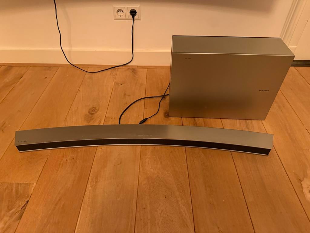 Samsung Curved Soundbar met draadloze subwoofer, Audio, Tv en Foto, Soundbars, Ophalen, Bluetooth, Zo goed als nieuw