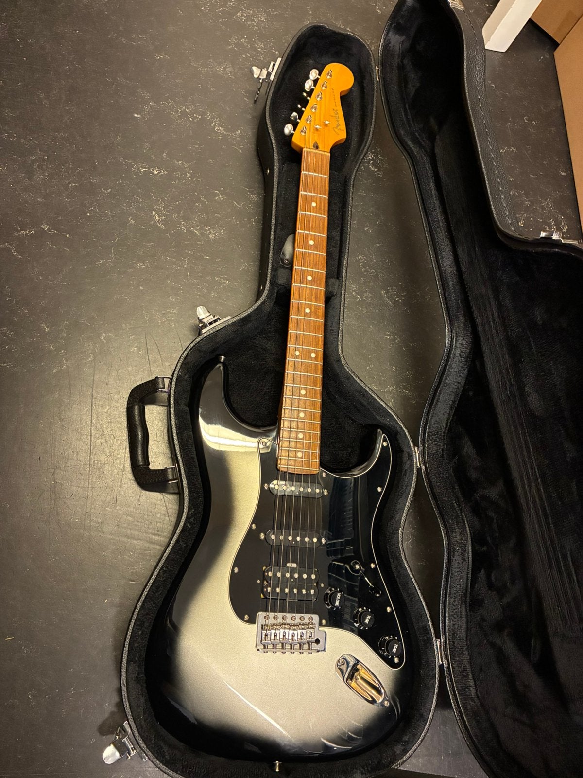 FENDER MODERN PLAYER STRATOCASTER HSS, Ophalen of Verzenden, Zo goed als nieuw, Solid body, Overige merken