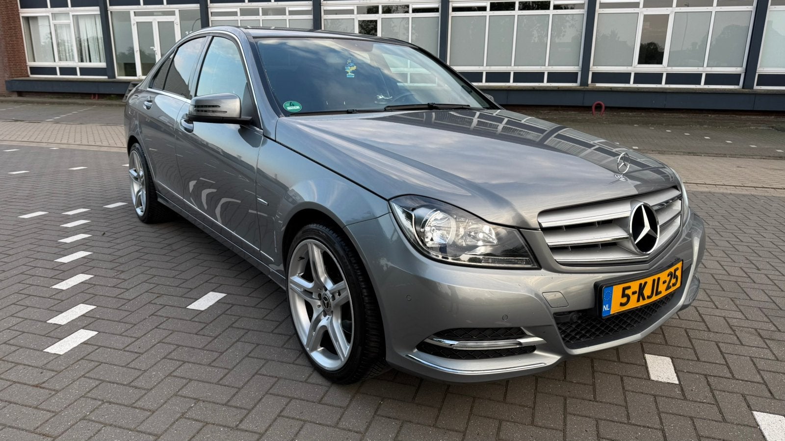 Mercedes-Benz C-Klasse C180 BE Aut7 2012 Grijs Perfecte auto, Automaat, 1800 kg, Zwart, 75 €/maand