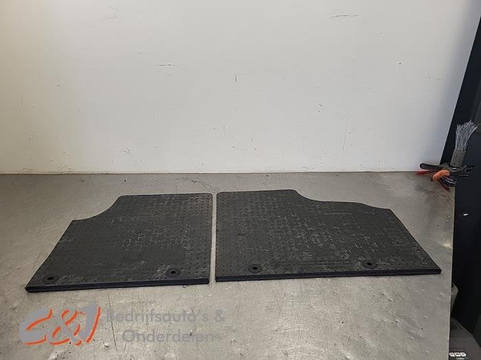 Matten Set van een Opel Vivaro, Gebruikt, -, -, Opel