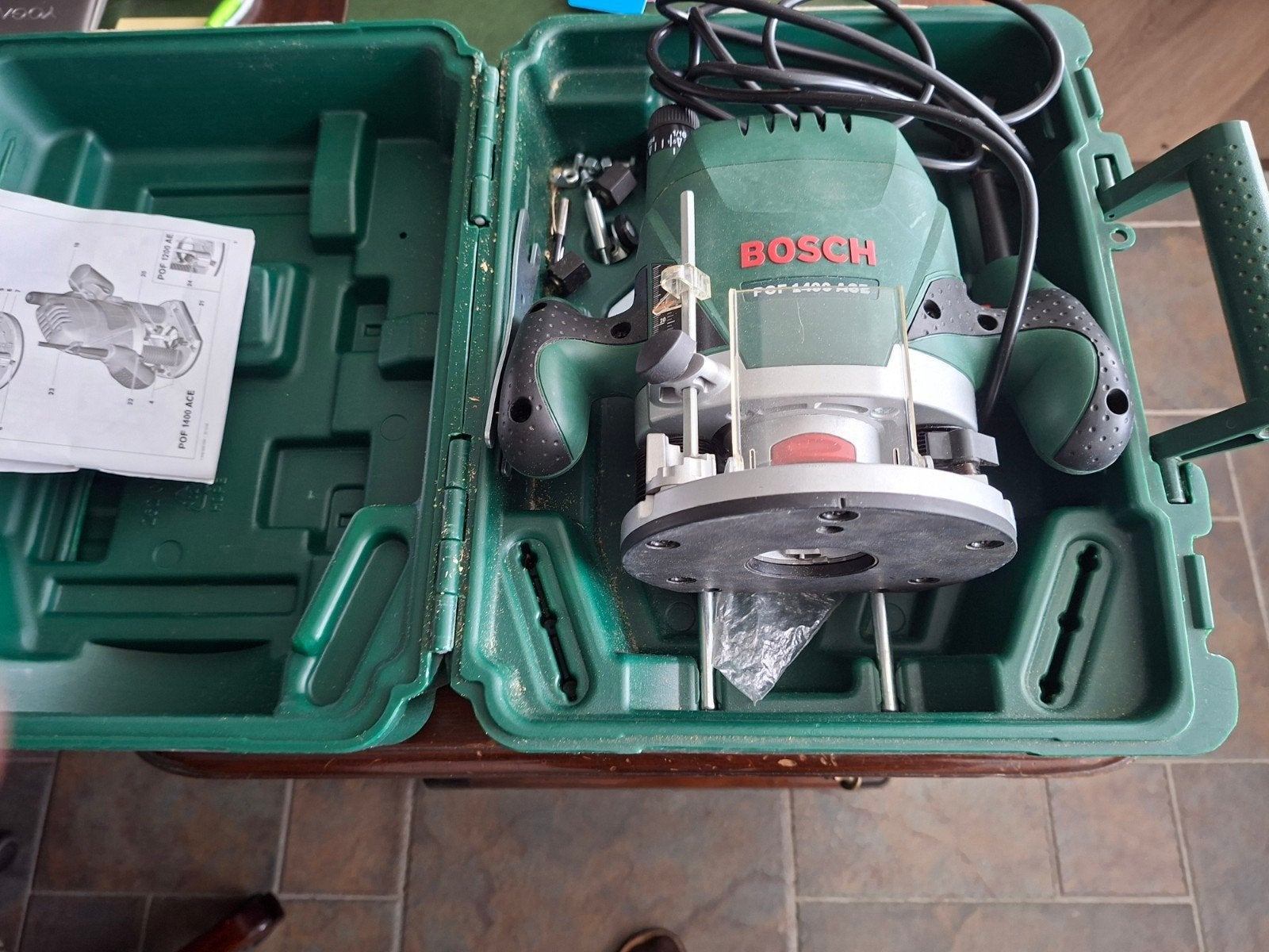 Bosch bovenfrees POF 1400 ACE, Ophalen of Verzenden, Zo goed als nieuw, Bovenfrees, Bosch groen