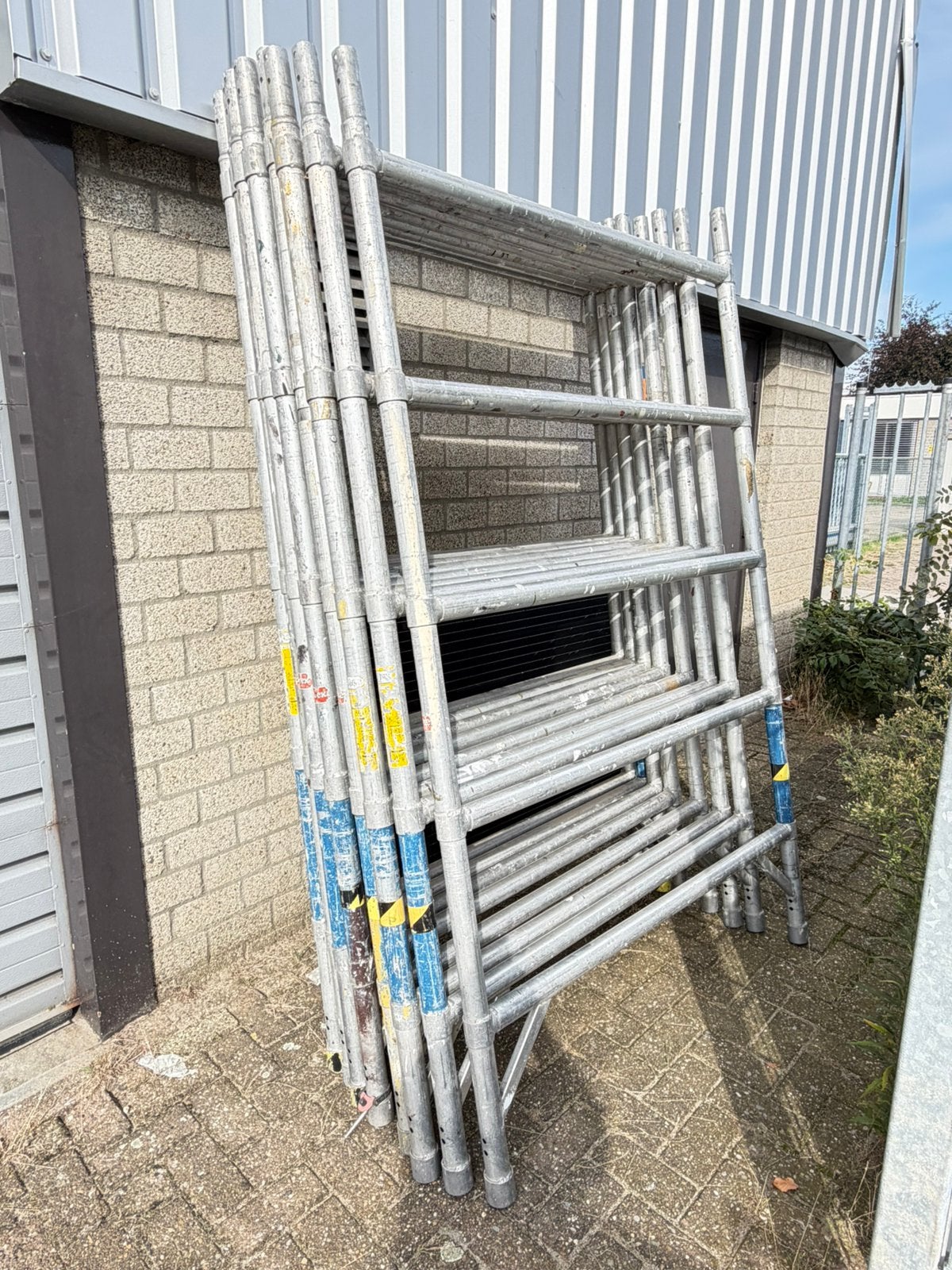 Altrex 5200 steiger 5,2m werkhoogte (2 sets), Ophalen, Zo goed als nieuw, Rolsteiger of Kamersteiger, 5 meter of hoger