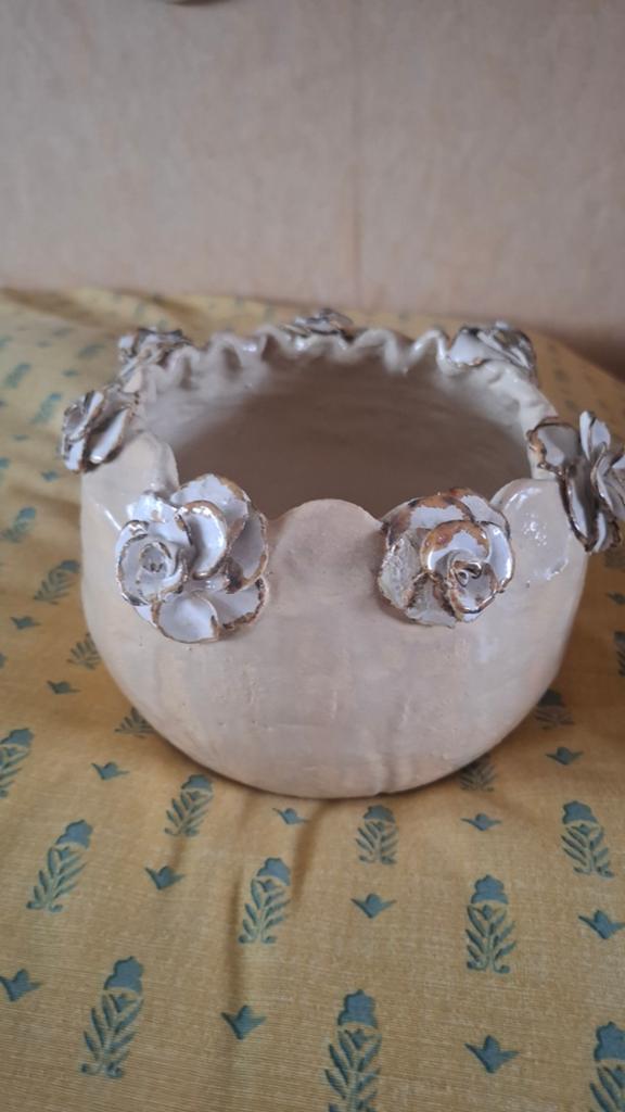KERAMIEK POT met BLOEMEN, Antiek en Kunst, Antiek | Keramiek en Aardewerk, Ophalen of Verzenden