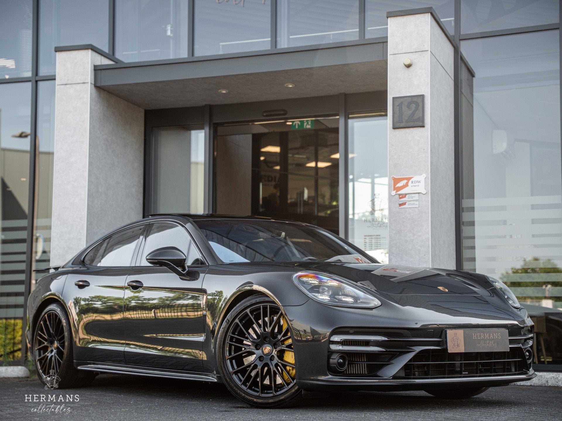 Porsche Panamera 4.0 Turbo S E-Hybrid / Org NL / Ceramic / H, Auto's, Dealer onderhouden, 700 pk, Gebruikt, 4 stoelen