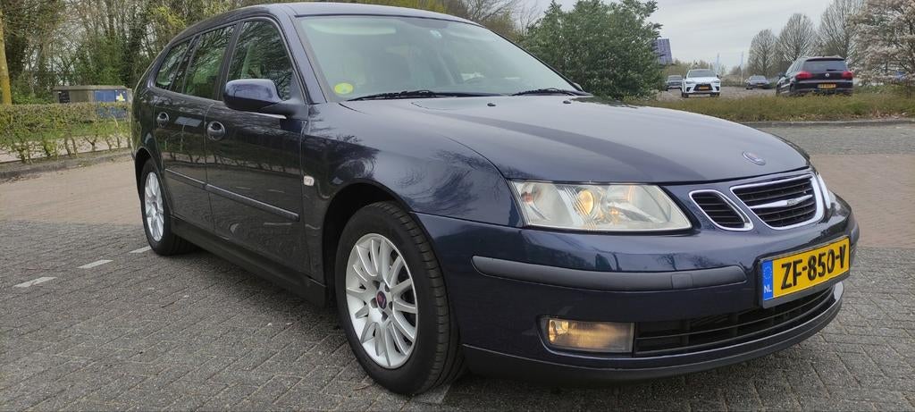 Saab 9-3 1.8i Sport Estate met APK tot april 2027, Auto's, Saab, Voorwielaandrijving, Stof, 4 cilinders, Blauw