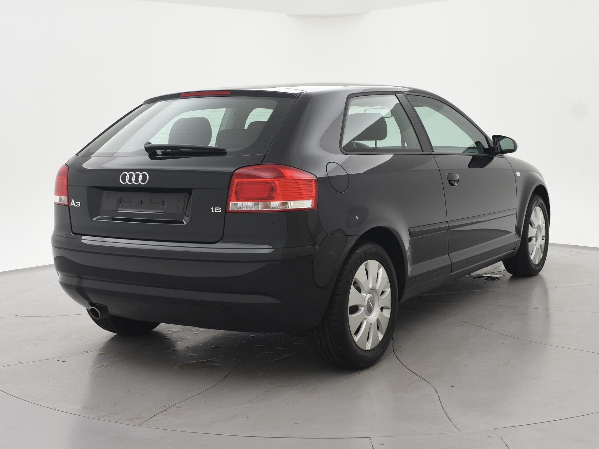 Audi A3 1.6 3-DEURS *86 KM FABRIEKSNIEUW* EXCL. BTW - UNIEK, Voorwielaandrijving, Metallic lak, Gebruikt, 4 cilinders