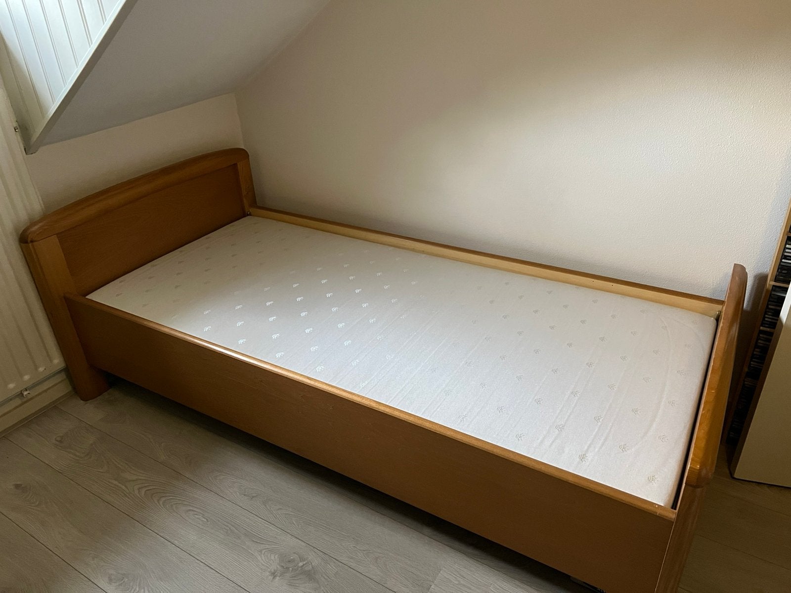 Gratis: seniorenbed i.z.g.st., Ophalen, 90 cm, Eenpersoons, Zo goed als nieuw