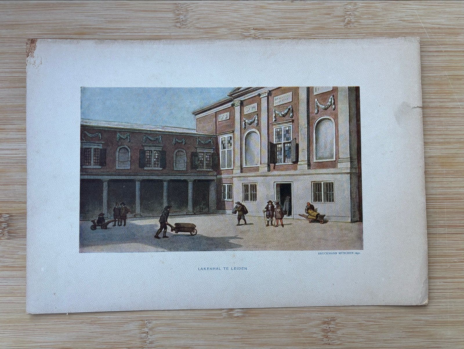 Antieke Prent: Lakenhal te Leiden (voor 1940), Gebruikt, Ophalen of Verzenden, Gebouw, Voor 1940