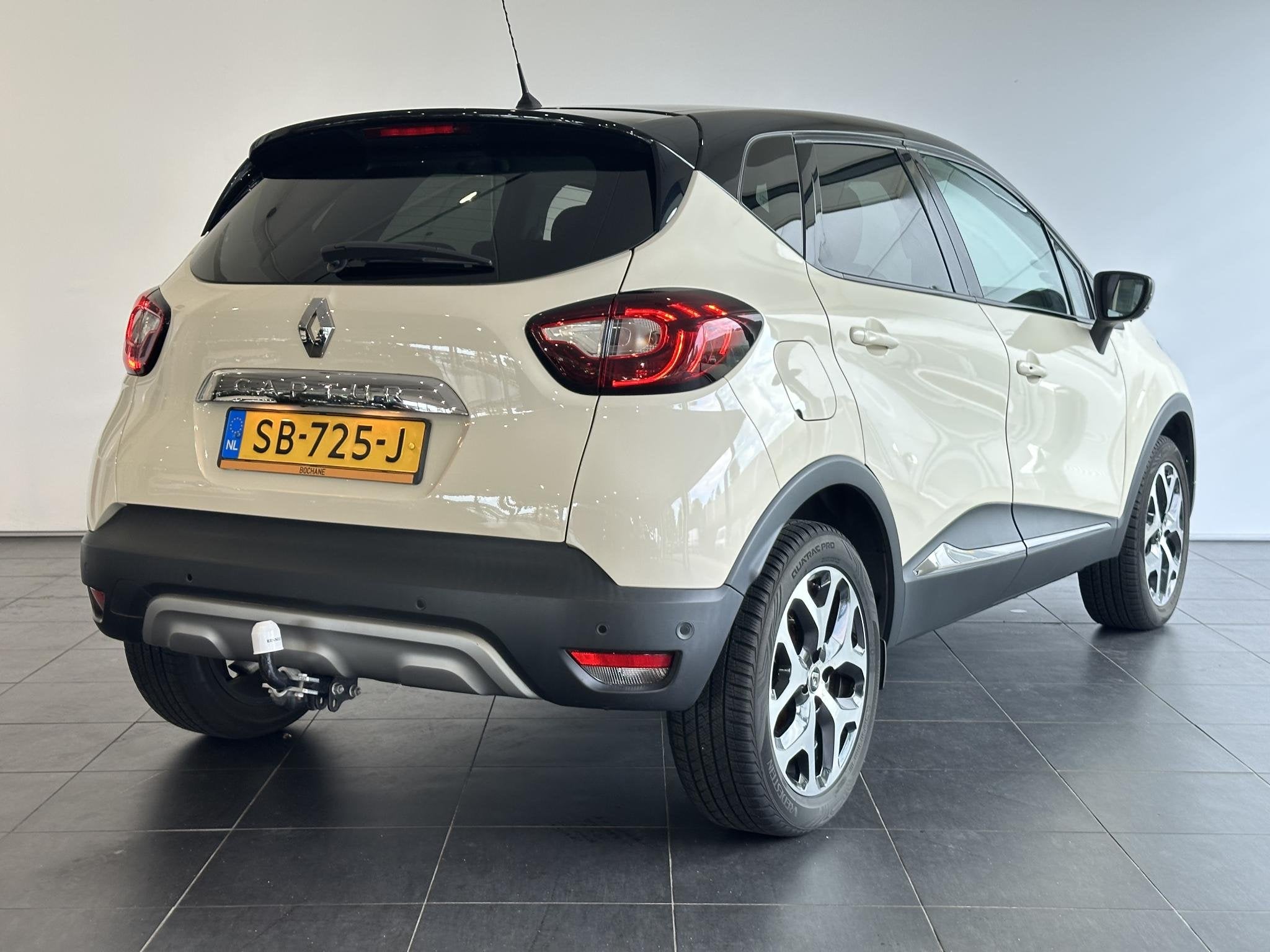 Renault Captur 0.9 TCe Intens TREKHAAK | ACHTERUITRIJCAMERA, Auto's, 898 cc, Stof, Gebruikt, Met garantie (alle)