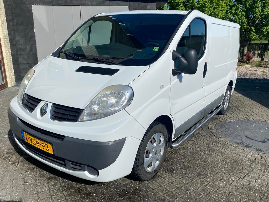 Renault Trafic 2.0 pcd, navigatie, alarm , airco, Auto's, Bestelauto's, Voorwielaandrijving, Euro 5, Stof, 1995 cc